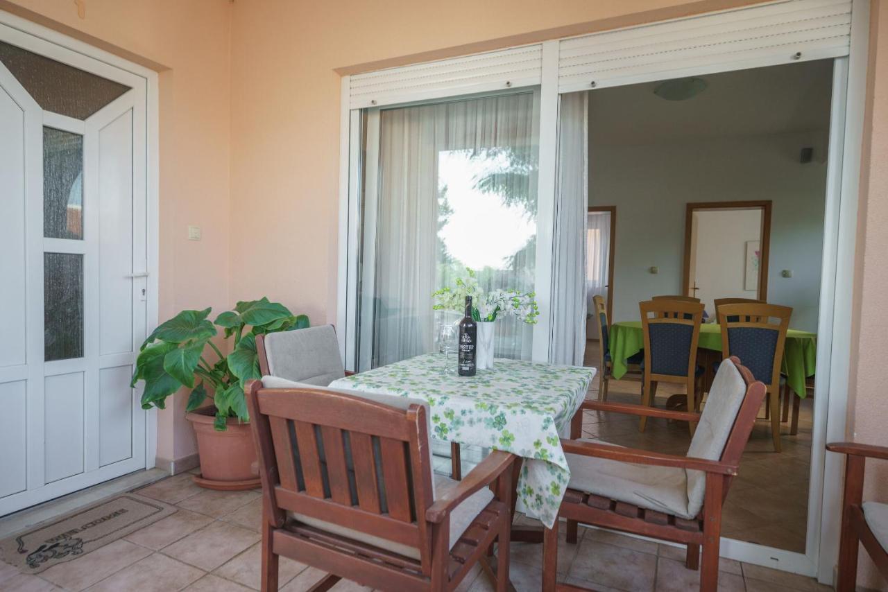 Apartmani Nedoklan Srima Buitenkant foto