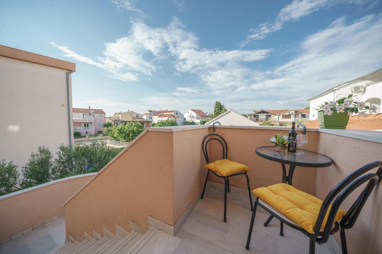 Apartmani Nedoklan Srima Buitenkant foto
