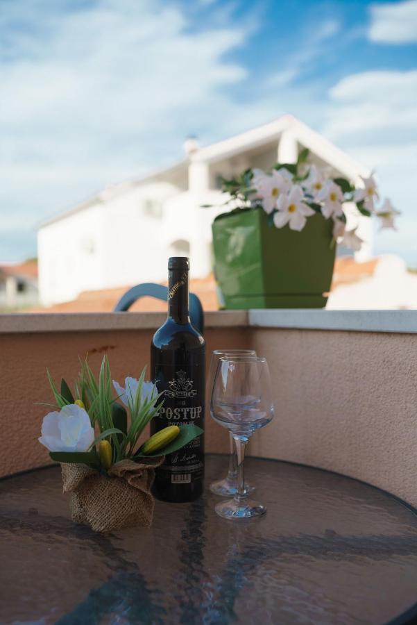 Apartmani Nedoklan Srima Buitenkant foto
