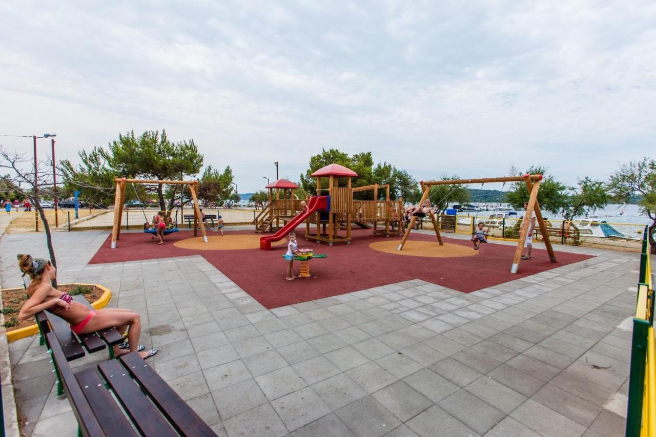 Apartmani Nedoklan Srima Buitenkant foto
