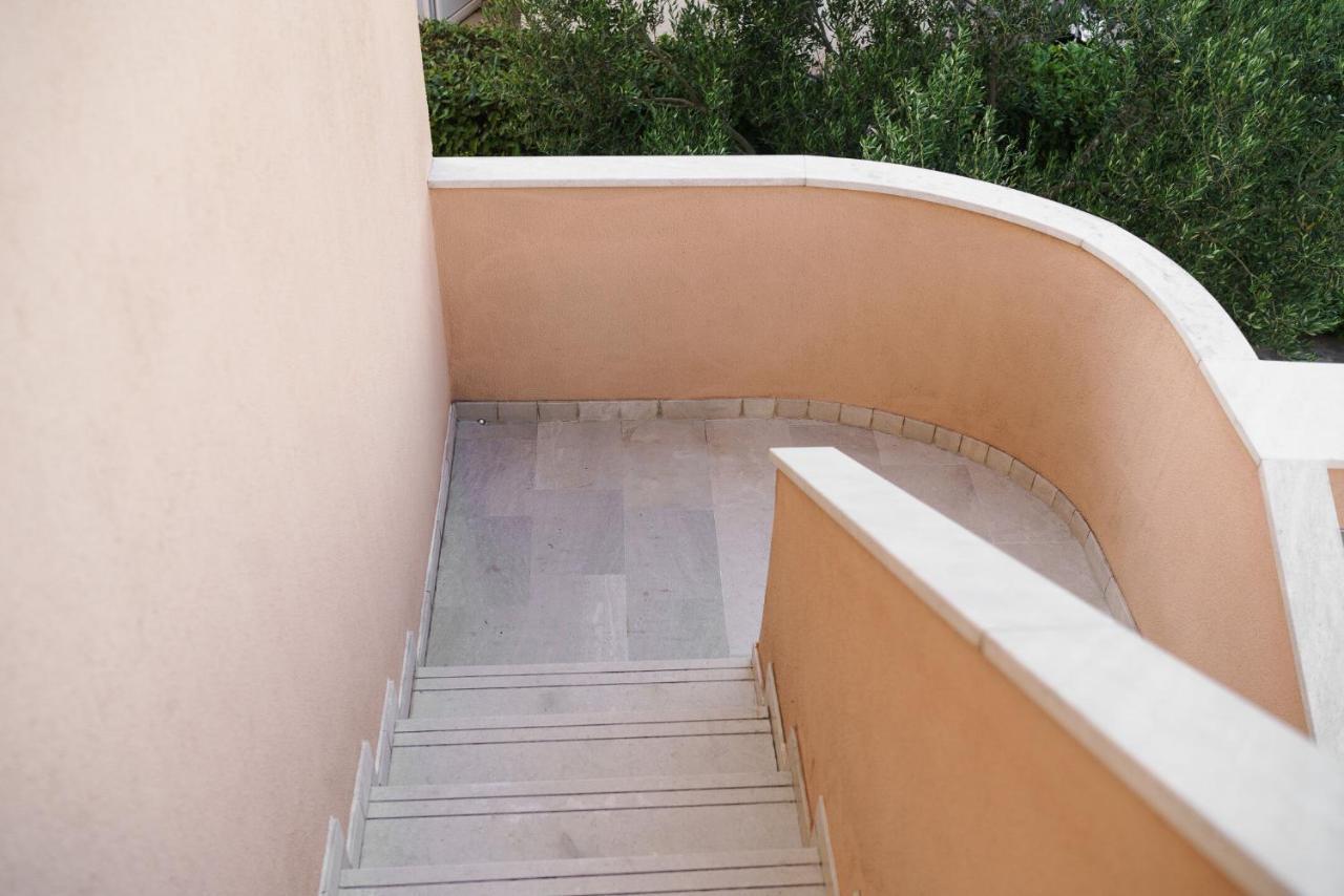 Apartmani Nedoklan Srima Buitenkant foto