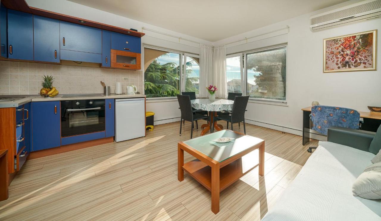 Apartmani Nedoklan Srima Buitenkant foto