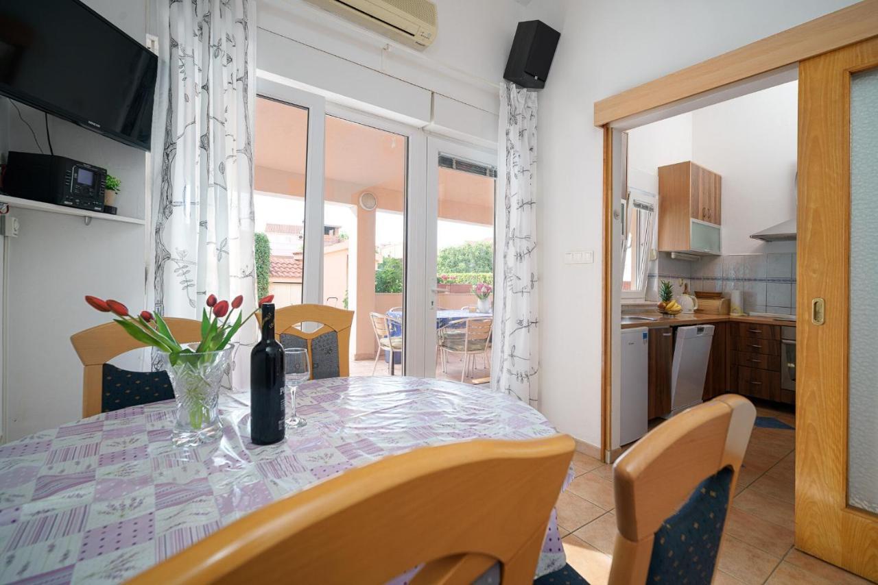 Apartmani Nedoklan Srima Buitenkant foto
